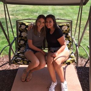 Meet your Posher, Julia