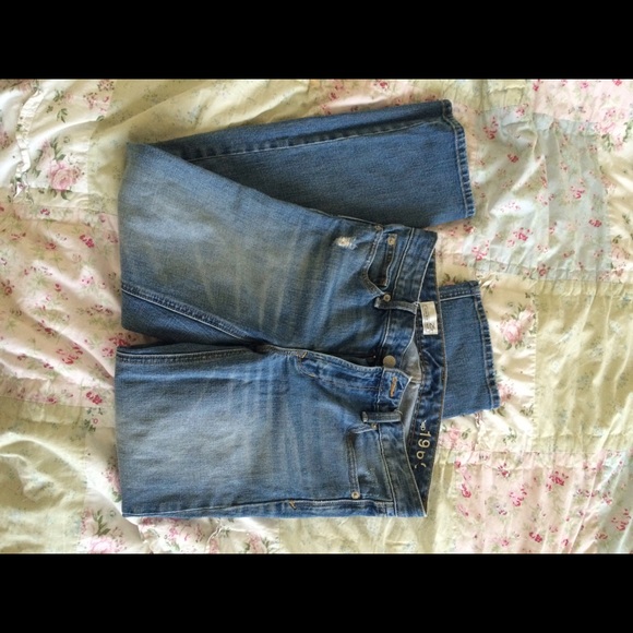 💥SOLD💥Gap 1969 High Rise Crop Jeans!