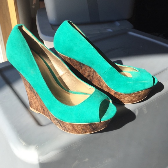 🍁SALE🍁Teal Suede Wedges