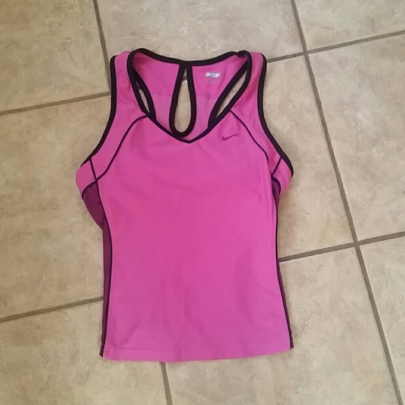 Nike fit dry light purple top.