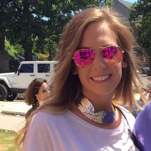 Meet your Posher, Madeline