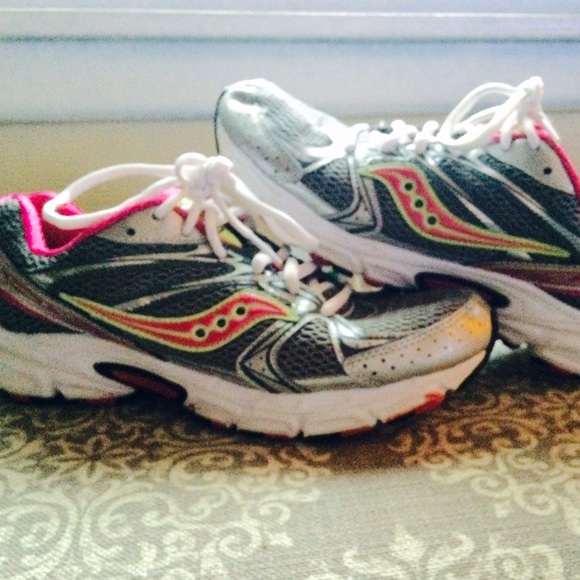 👟 Women's Saucony Cohesion 6 Running Shoes 👟