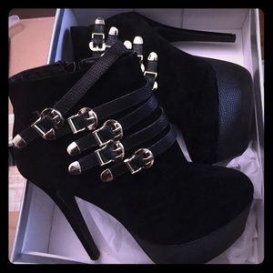 Black and Gold boots