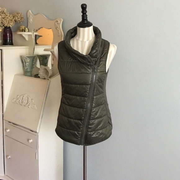 Reebok athletic vest