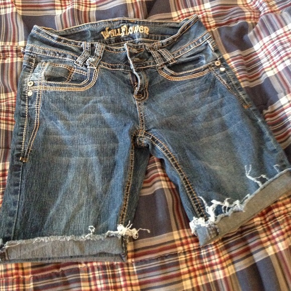 Cutoff shorts - Picture 1 of 4
