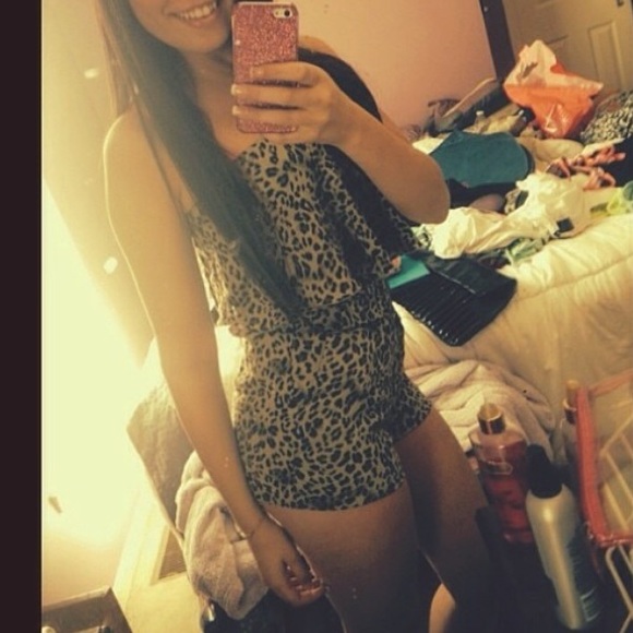 Leopard romper 🐆 - Picture 2 of 4