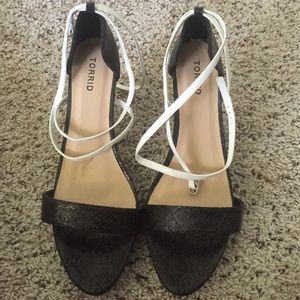 Two toned Black Heels