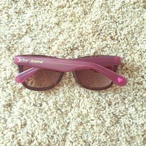 Stylish and fun aviators! 💖