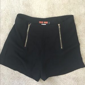 Love Tree high waisted Shorts with gold zipper