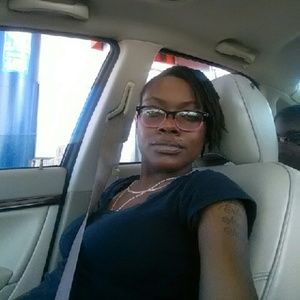 Meet your Posher, Felicia