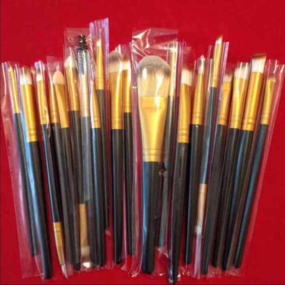 Eyeshadows palette +20pcs brushes - Picture 3 of 4