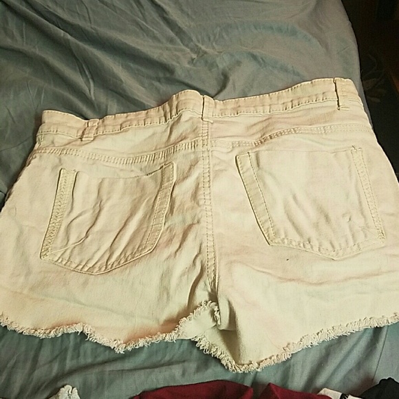 High waisted shorts - Picture 2 of 2