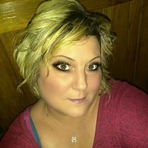 Meet your Posher, Kelli