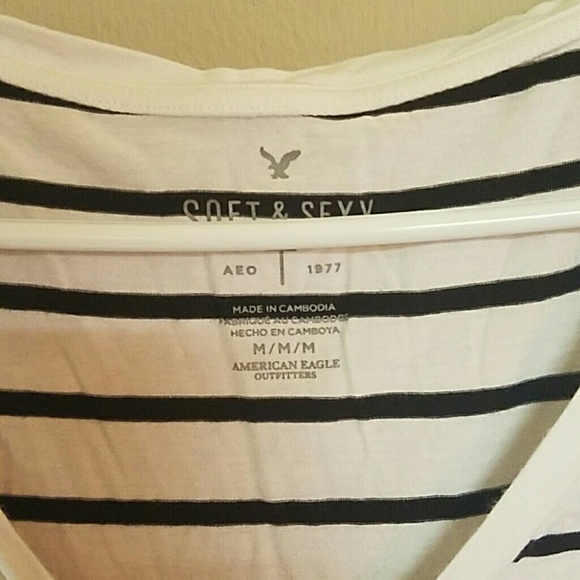 American Eagle Striped V Neck Tee - Picture 2 of 4