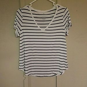 American Eagle Striped V Neck Tee