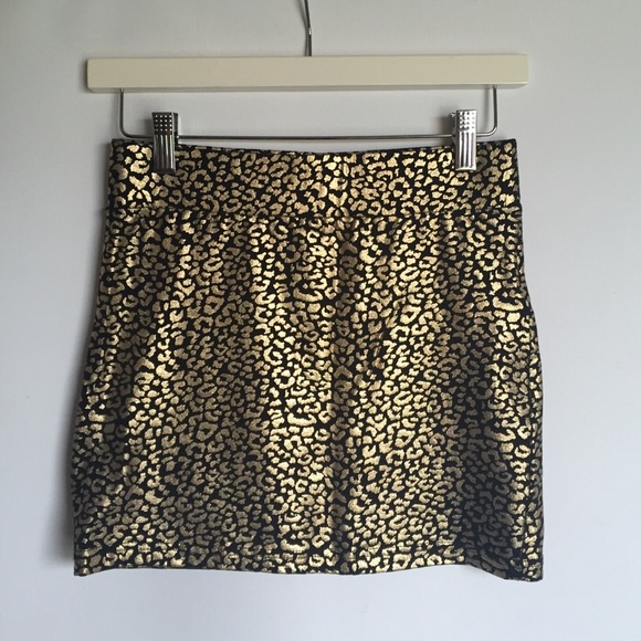 Forever 21 Dresses & Skirts - Forever 21 F21 gold & black leopard stretch skirt Forever 21 Dresses & Skirts - Forever 21 F21 gold & black leopard stretch skirt