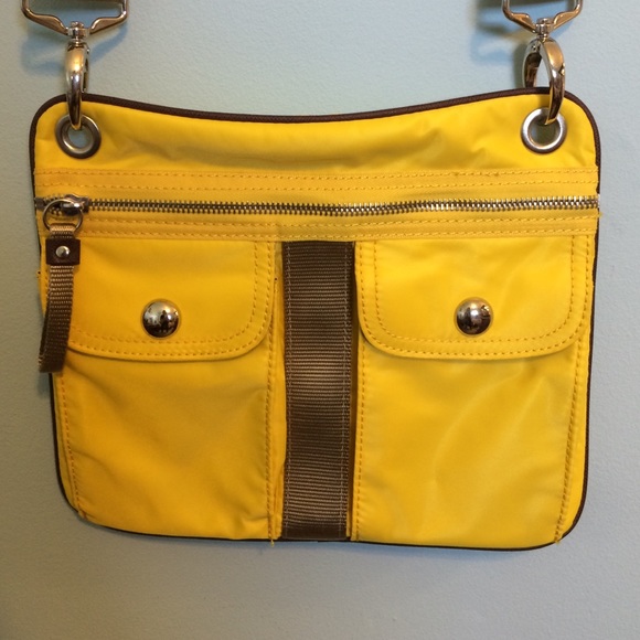 Yellow purse - Picture 2 of 4