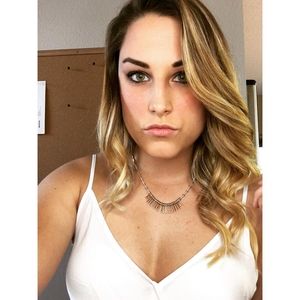 Meet your Posher, Mady