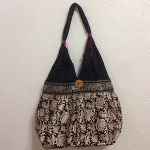 👜💕NWOT Embroidered bag💕