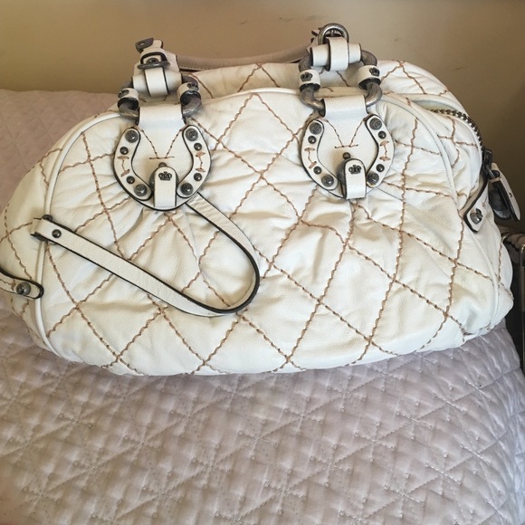 WHITE JUICY COUTURE PURSE PURPLE INTERIOR
