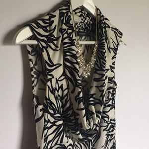 Arden B Dresses - Arden B navy and white floral stretch dress S Arden B Dresses - Arden B navy and white floral stretch dress S