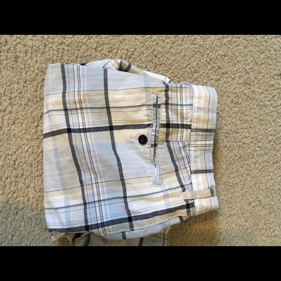 Men's plaid shorts - Picture 2 of 2