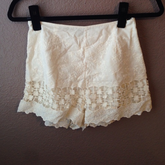 Lace white shorts