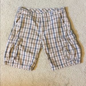 Men's cargo plaid shorts