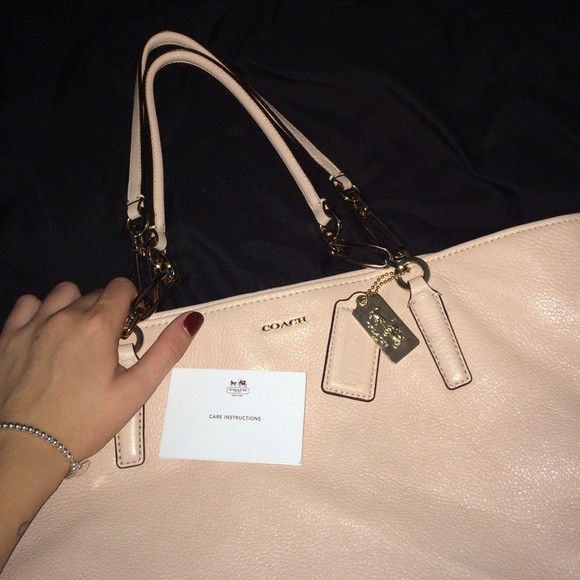 Coach purse LIKE NEW