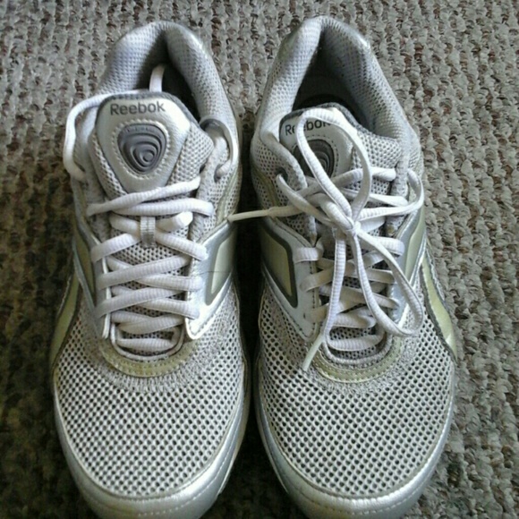 Easy tone Reebok Shoes - Picture 3 of 4