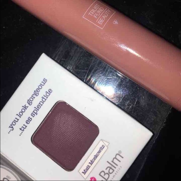 Makeup bundle - Picture 2 of 2