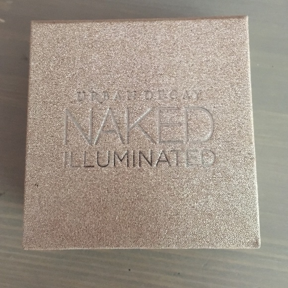 Urban Decay Naked Illuminated