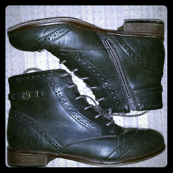 White Mountain Ankle Boots Size 8m