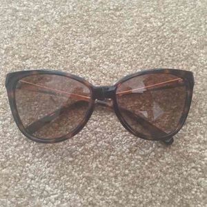 Tory burch foldable sunglasses