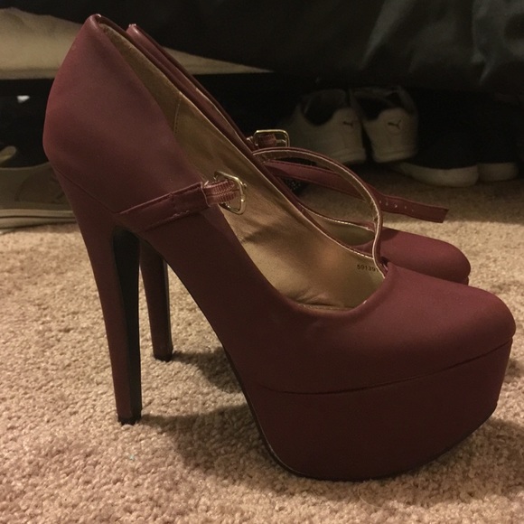 Platform heels - Picture 1 of 3