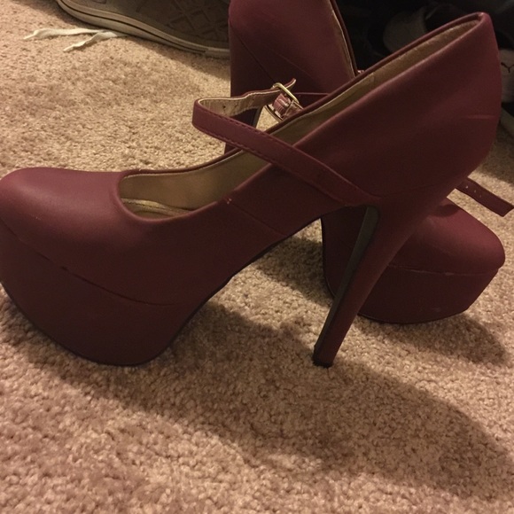 Platform heels - Picture 3 of 3