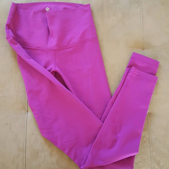 Lululemon Wunder Under Leggings size 6