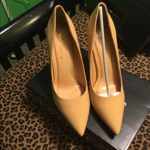 Size 10 Pumps