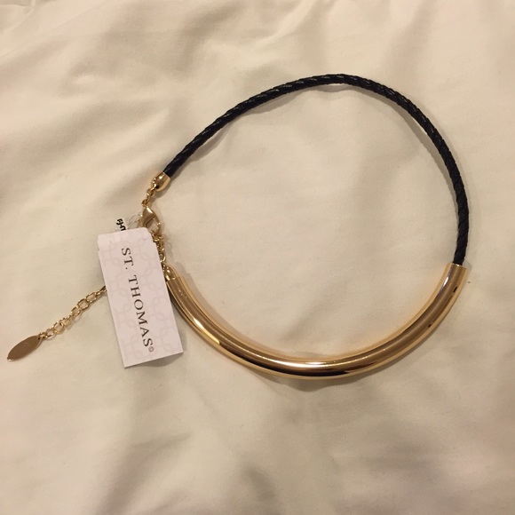 Gold choker necklace