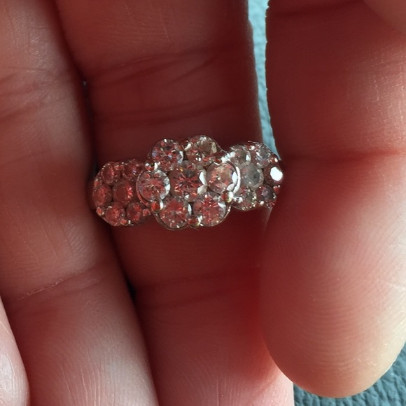 10k white gold 1.5 carat endless diamond ring - Picture 4 of 4