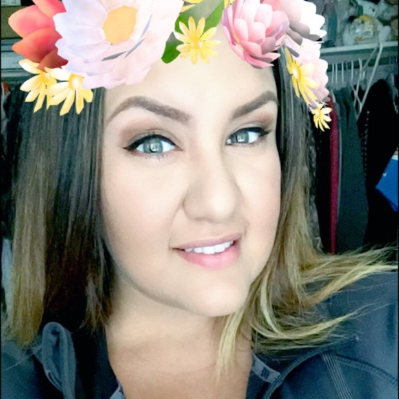 Meet your Posher, Gabriela