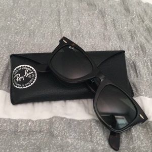 Ray-Ban Wayfarer Sunglasses