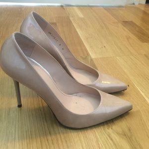 Stuart Weitzman nude pump