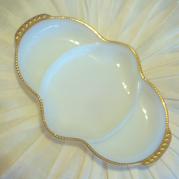 Vintage gold and white glass jewelry tray ❤️