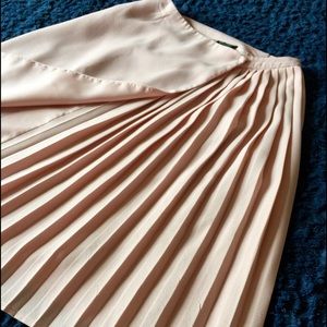 Topshop pleated wrap skirt brand new without tag