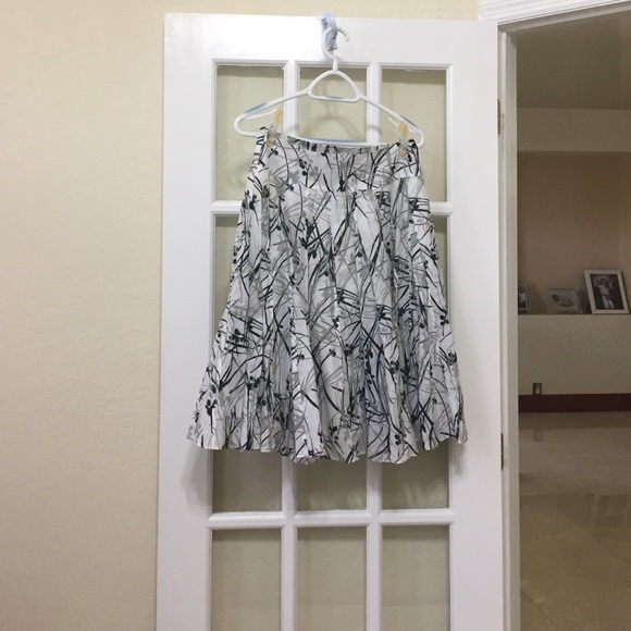 Black and white skirt from Express size 0 - Picture 1 of 2