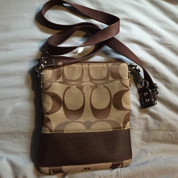 ✨Coach cross body purse and wallet