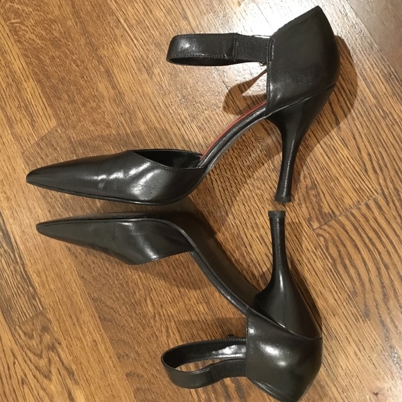 Vintage BCBG Heels - Picture 4 of 4