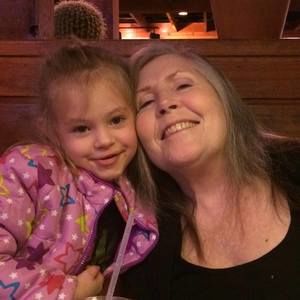 Meet your Posher, Dee