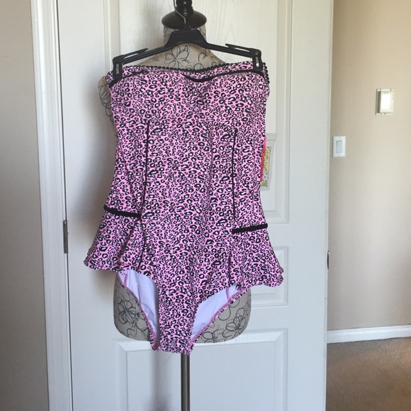 NWT Betsey Johnson swimsuit size L